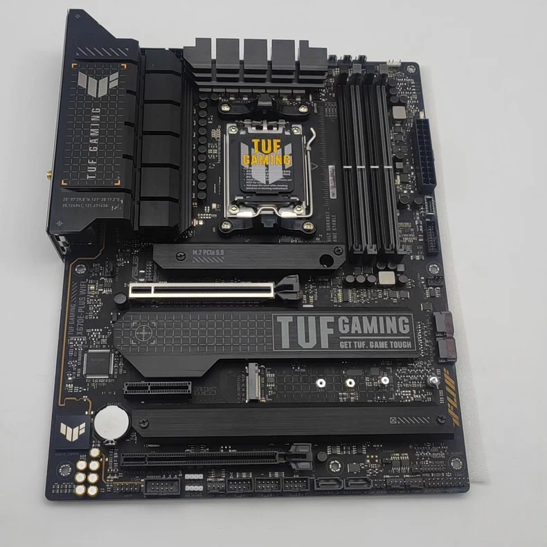 Esports Gaming Platform - TUF GAMING X670E-PLUS WIFI TUF E-spor